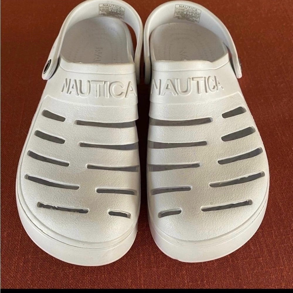 Nautica White like croc clogs